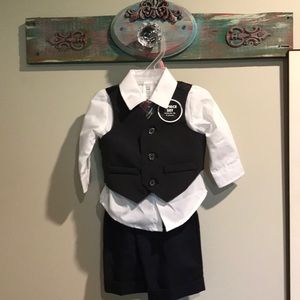 New with Tags 4 Piece Set George Vest Necktie